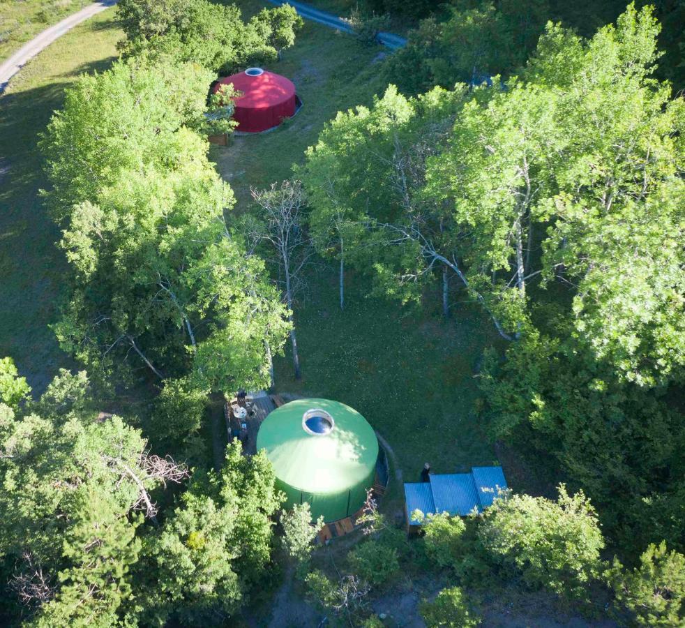 Eco-Hotel Et Yourtes Du Mercantour Guillaumes Kültér fotó