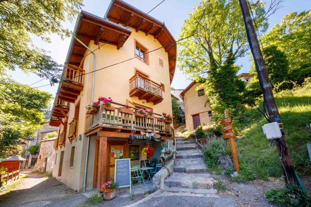 Eco-Hotel Et Yourtes Du Mercantour Guillaumes Kültér fotó